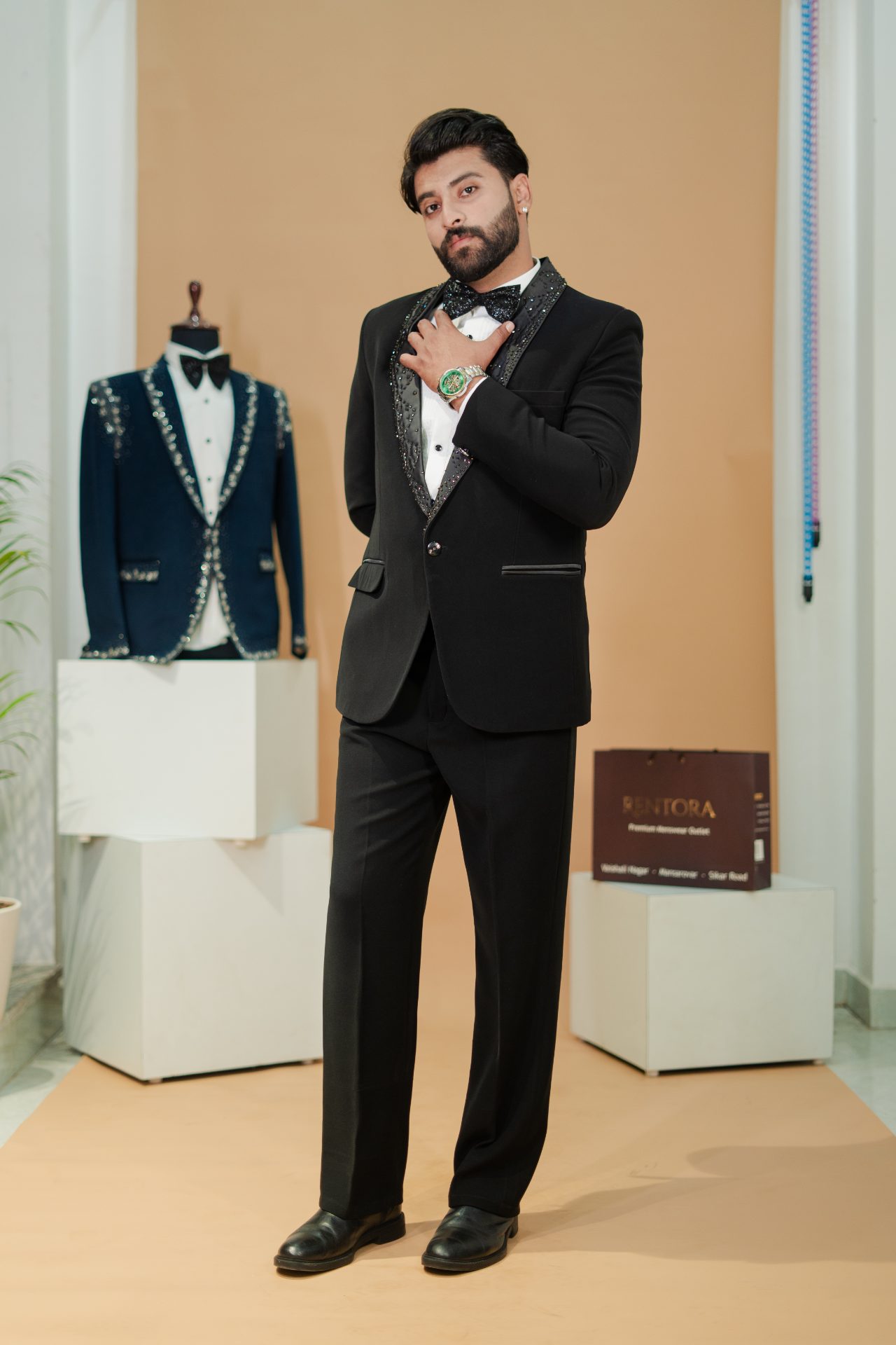 Tuxedo Tube Lapel Black