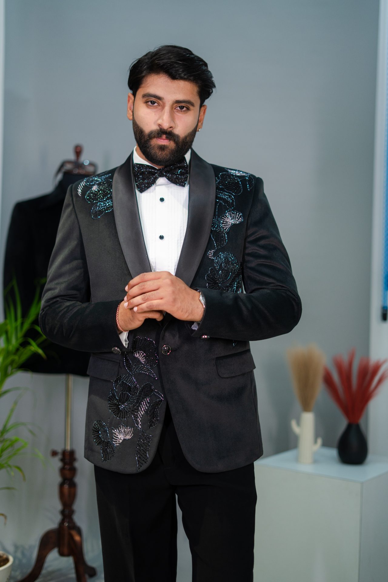 Tuxedo Heavy Velvet Flower black