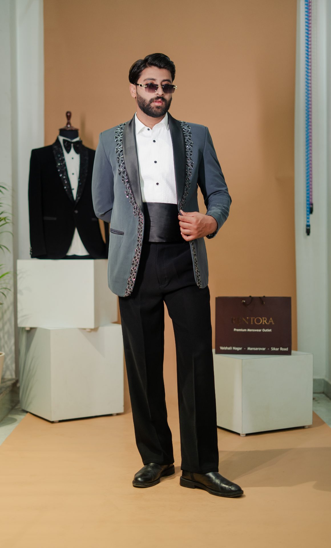 Tuxedo Heavy Tube Charcoal Grey